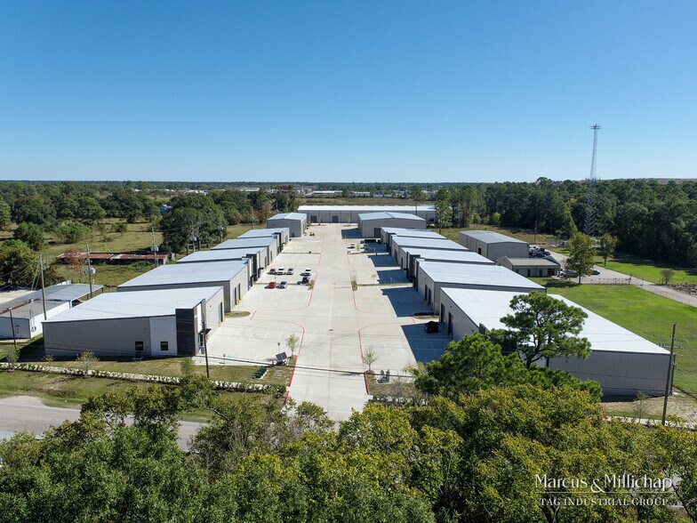 More Photos Of 2323 S Houston Ave, Humble Warehouse For Sale