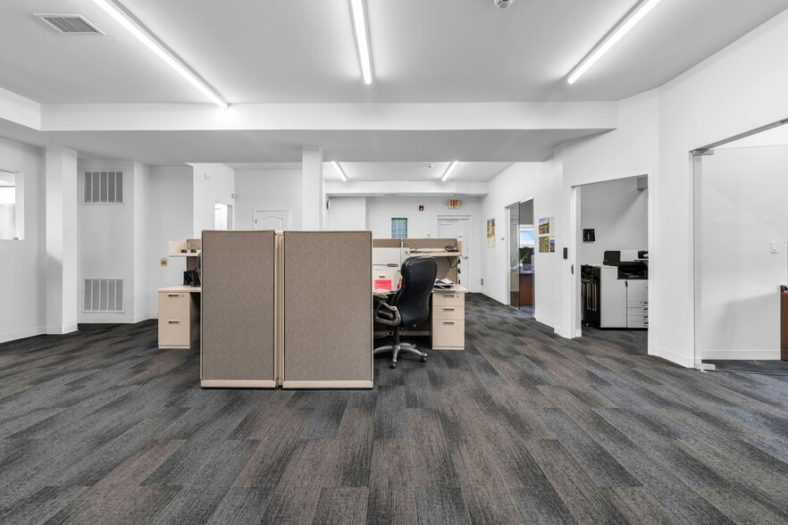 More Photos Of 140 W Main St, Clinton Township Office For Sale