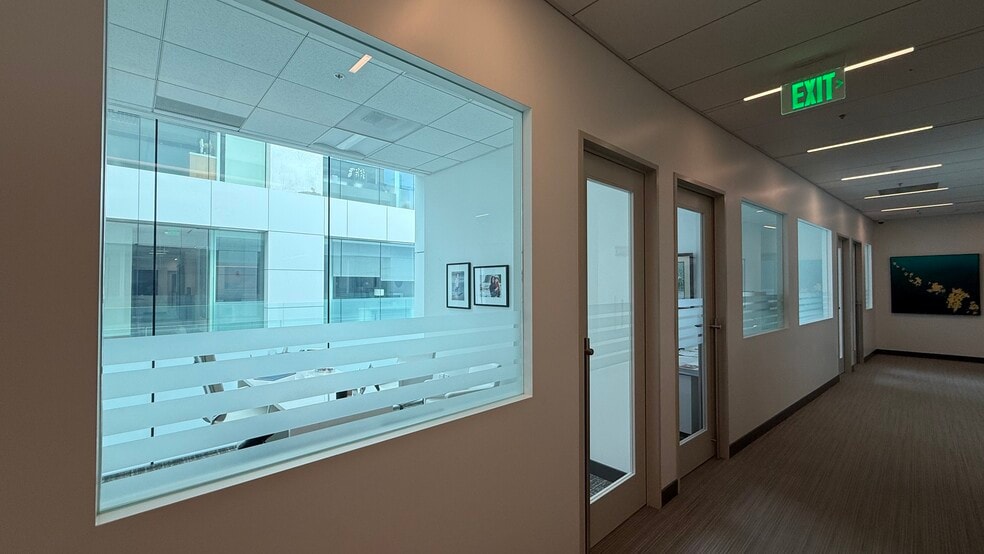 More Photos Of 243 N Canon Dr, Beverly Hills Office For Lease