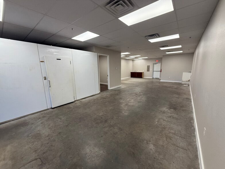 More Photos Of 1101 Bunton Creek Rd, Kyle Storefront Retail Office For Lease