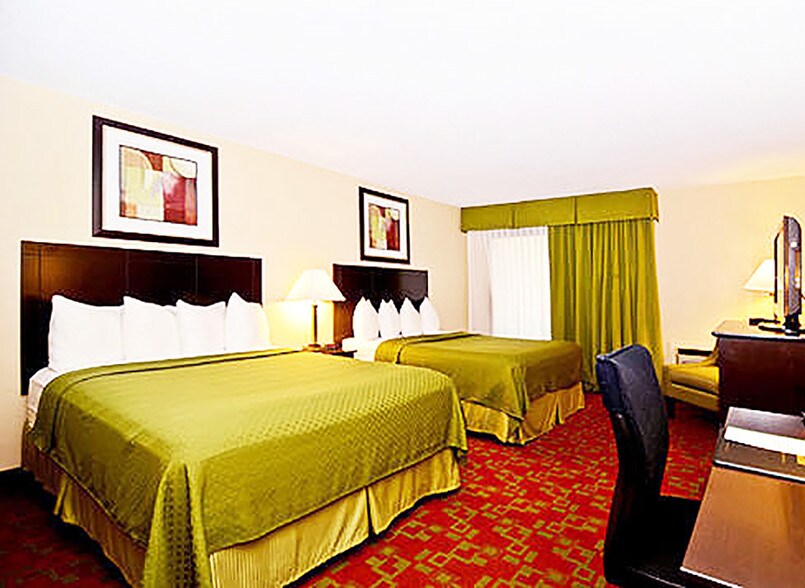 More Photos Of 2572 Shelburne Rd, Shelburne Hotel For Sale