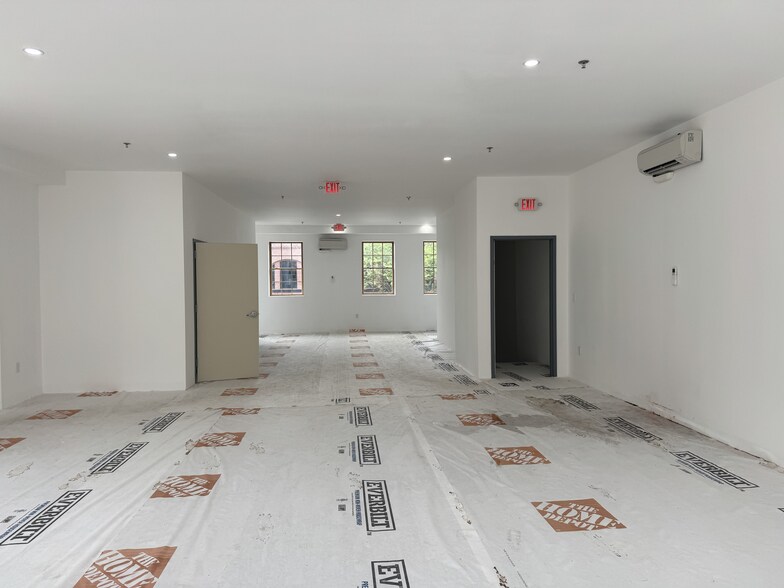 More Photos Of 1102-1106 8th St SE, Washington General Retail For Lease