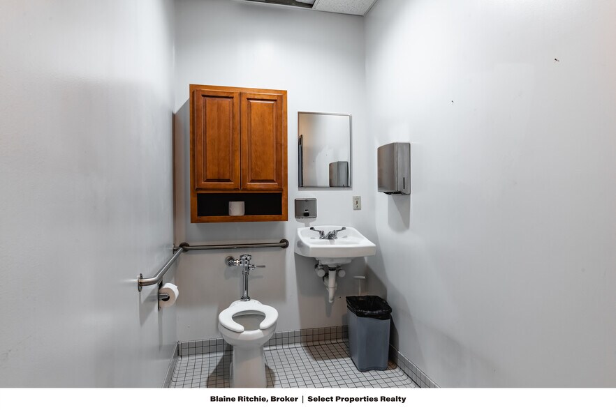 More Photos Of 1397 Elizabeth Pike, Mineral Wells Bank For Lease