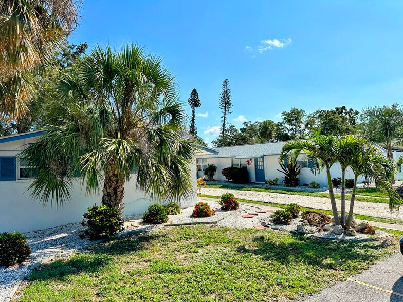 Primary Photo Of 2029 Sandrala Dr, Sarasota Apartments For Sale