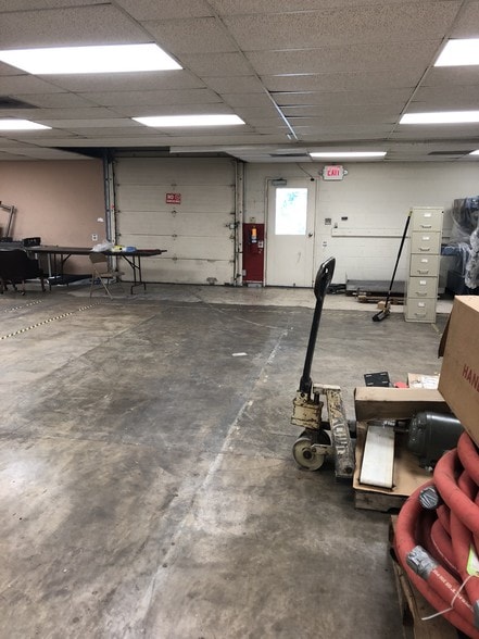 More Photos Of 3146 Starlight Dr, Winston-Salem Industrial For Lease