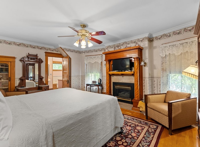 More Photos Of 908 Michigan St, Sturgeon Bay Hospitality For Sale