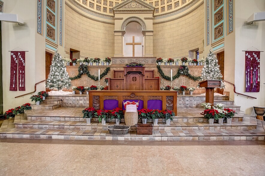 More Photos Of 1110 Guadalupe St, Austin Religious Facility For Lease