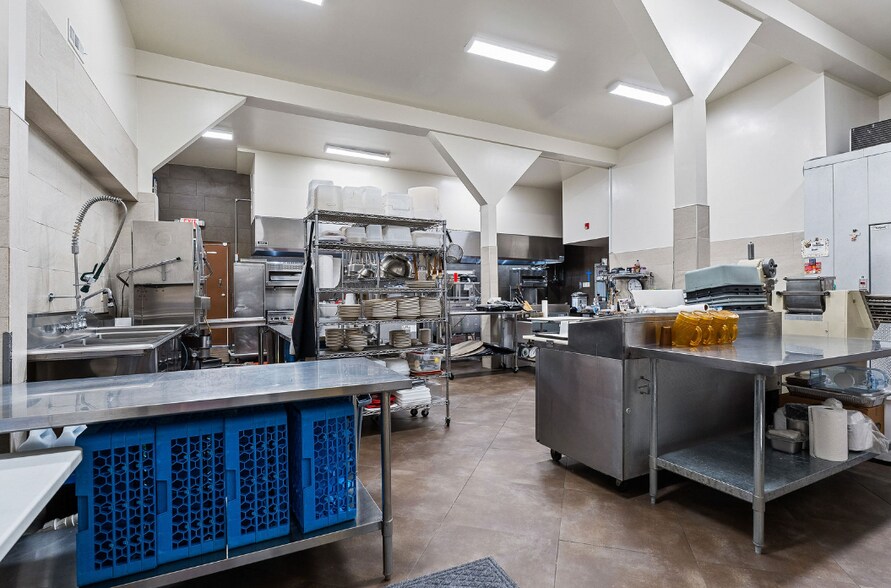 More Photos Of 110 W Walnut St, Smithville Restaurant For Sale