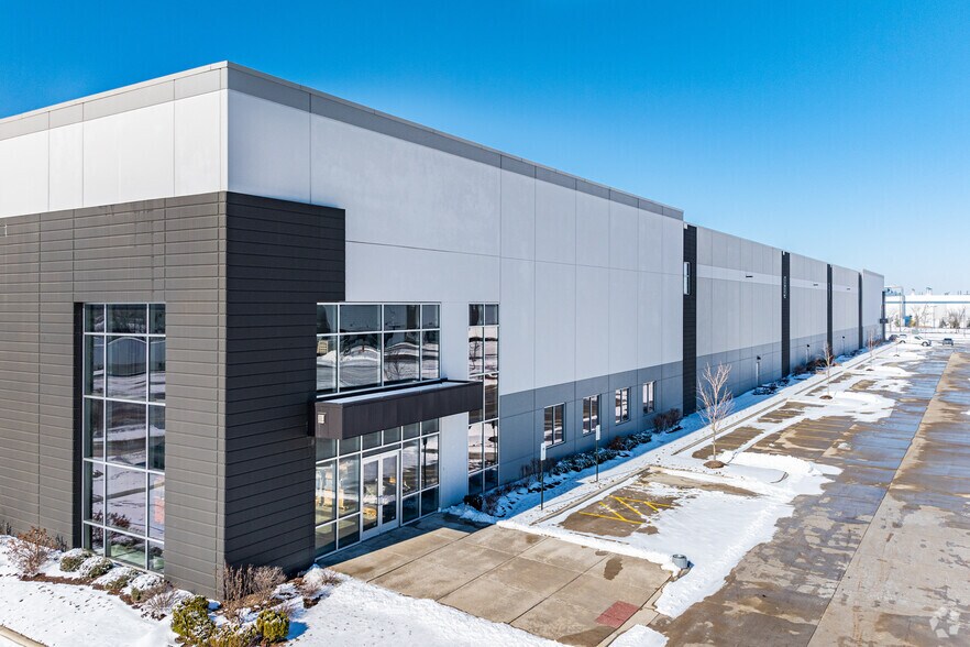 More Photos Of 2575 Enterprise Cir, West Chicago Distribution For Sale