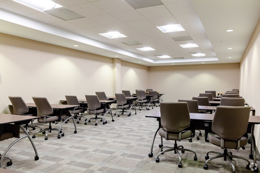 More Photos Of 1751 W Diehl Rd, Naperville Office For Lease