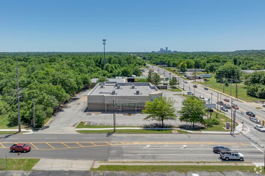 More Photos Of 4561 N Peoria Ave, Tulsa Drugstore For Lease
