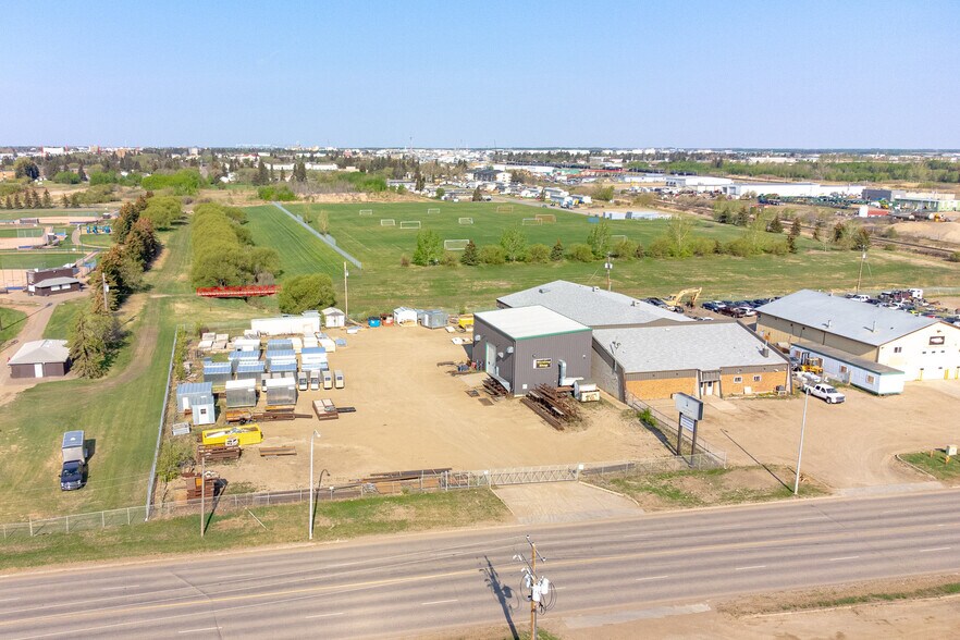 More Photos Of 4702 40 Av, Lloydminster Industrial For Lease