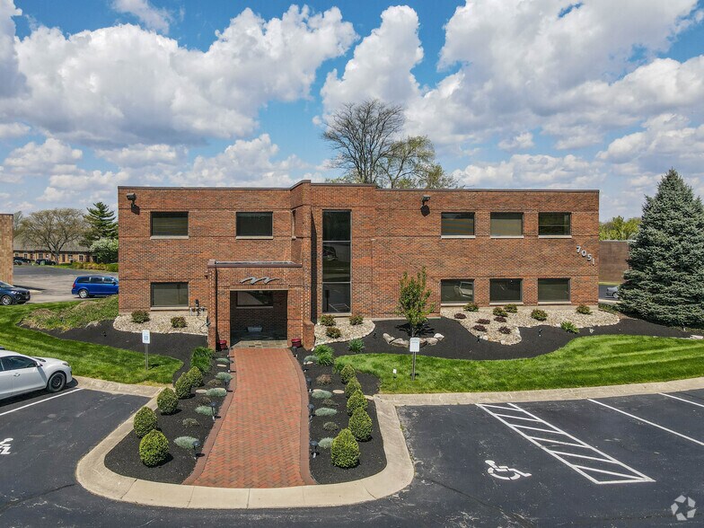 More Photos Of 7051 Corporate Way, Washington Township Office For Sale