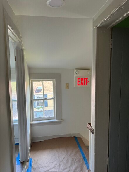 More Photos Of 20 Lewis St, Basking Ridge Freestanding For Lease