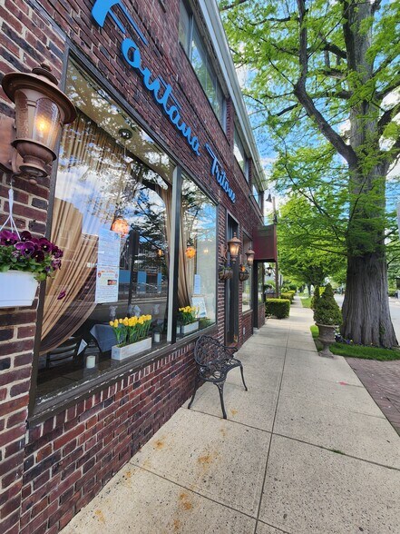 More Photos Of 316-318 Broad Ave, Leonia Storefront Retail Office For Lease