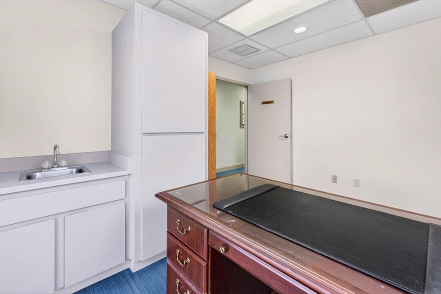 More Photos Of 500 Vonderburg Dr, Brandon Medical For Sale