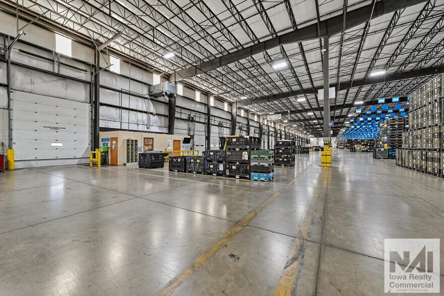 More Photos Of 4600-5000 20th Ave SW, Cedar Rapids Warehouse For Lease