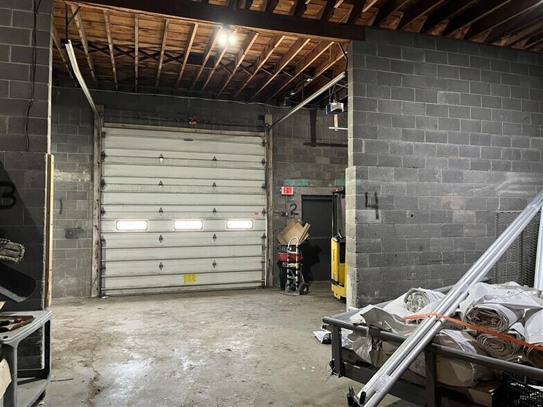 More Photos Of 1623-1635 Chicago Dr SW, Grand Rapids Freestanding For Lease