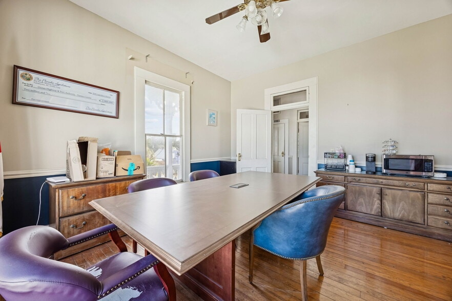 More Photos Of 501 N 3rd St, Fernandina Beach Office For Sale