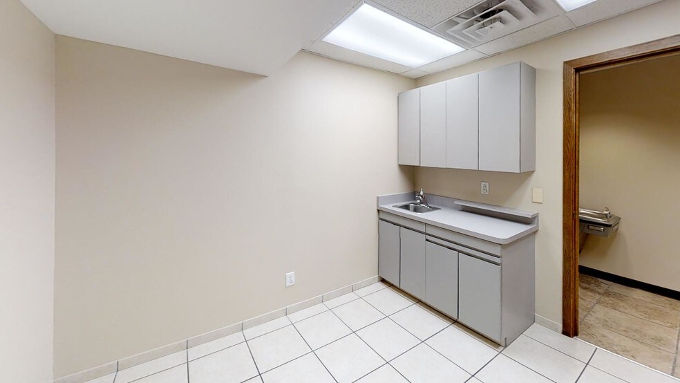 More Photos Of 7345 Far Hills Ave, Dayton Medical For Lease