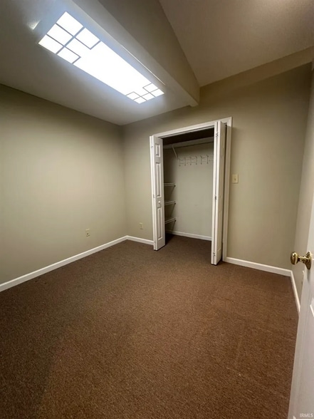 More Photos Of 3101 E Covenanter Dr, Bloomington Apartments For Lease