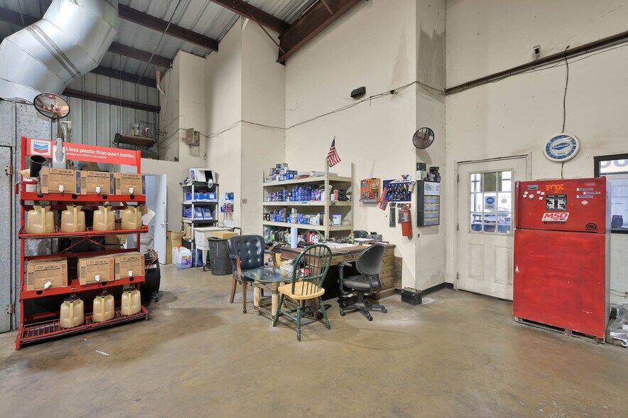 More Photos Of 3050 Farm To Market 2920 Rd, Spring Auto Repair For Sale