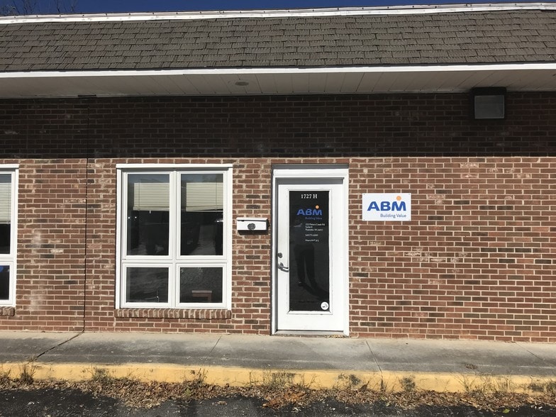 More Photos Of 1727 Peters Creek Rd NW, Roanoke Office For Lease