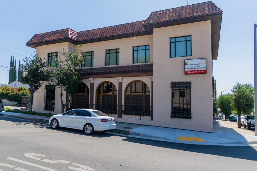 More Photos Of 2472-2476 Lake Ave, Altadena Office For Lease