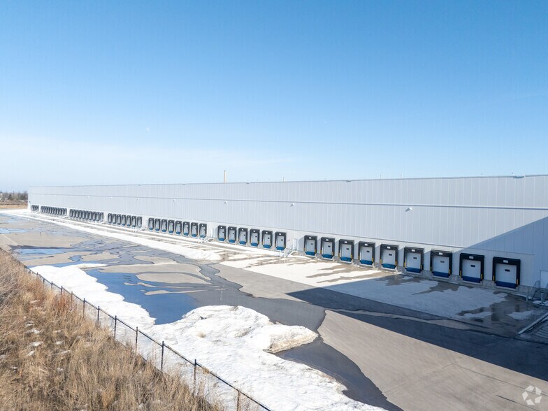 More Photos Of 557 Avonhead Rd, Mississauga Warehouse For Lease