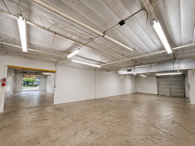 More Photos Of 820 Shelby Ln, Austin Warehouse For Lease
