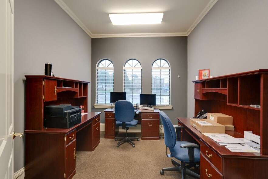 More Photos Of 1727 Keller Pky, Keller Coworking Space