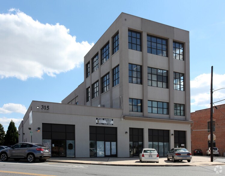 More Photos Of 315 Spring Garden St, Greensboro Office For Lease