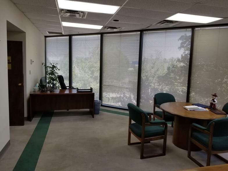 More Photos Of 3911 S Main St, Roswell Manufacturing For Lease