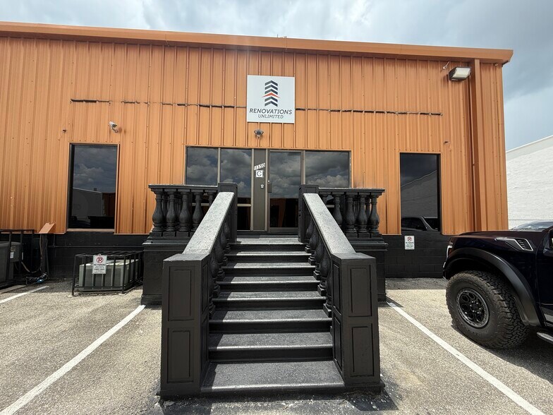 More Photos Of 11300 Space Blvd, Orlando Unknown For Lease