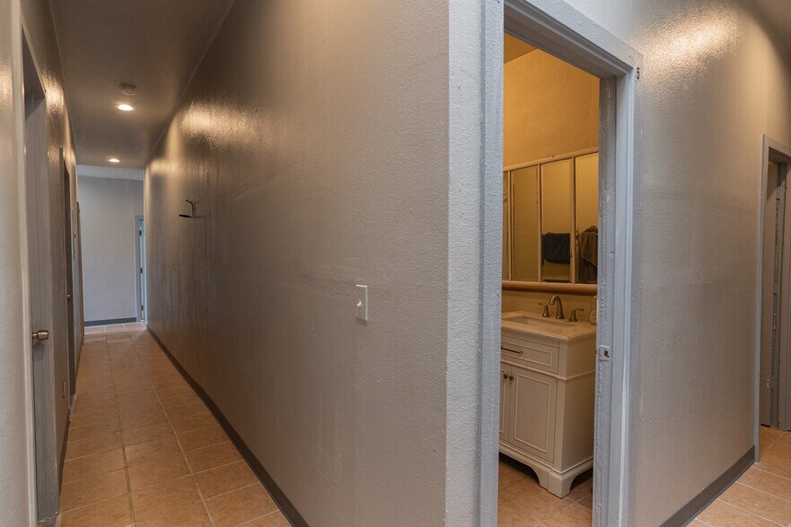 More Photos Of 3882 Washington Ave, Le Grand Apartments For Sale