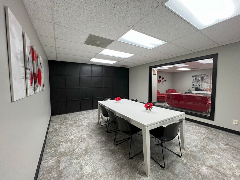More Photos Of 2421 Corporate Center Dr, Granite City Office For Sale