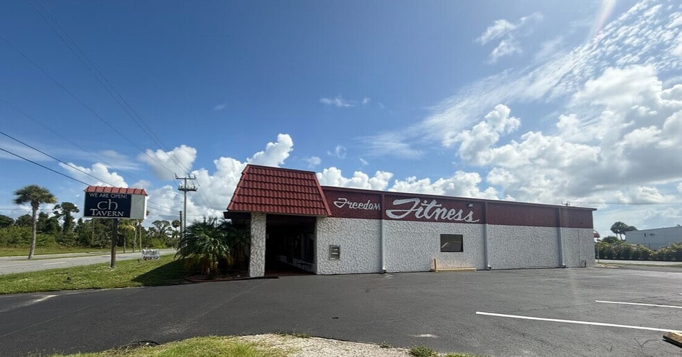 Primary Photo Of 3755 Cape Haze Dr, Rotonda West Unknown For Lease
