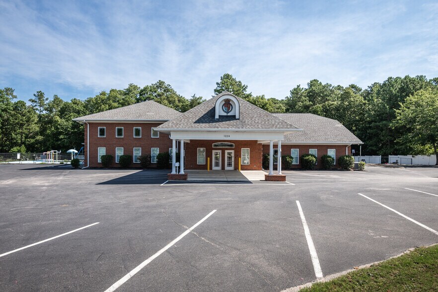 Primary Photo Of 1224 Old Cherokee Rd, Lexington Daycare Center For Sale