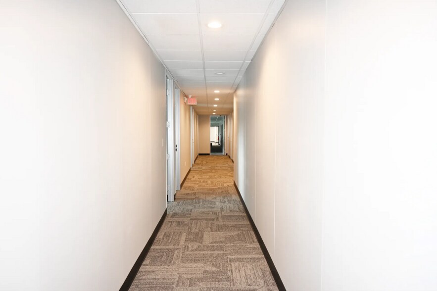 More Photos Of 1133 E Maple Rd, Troy Office For Sale