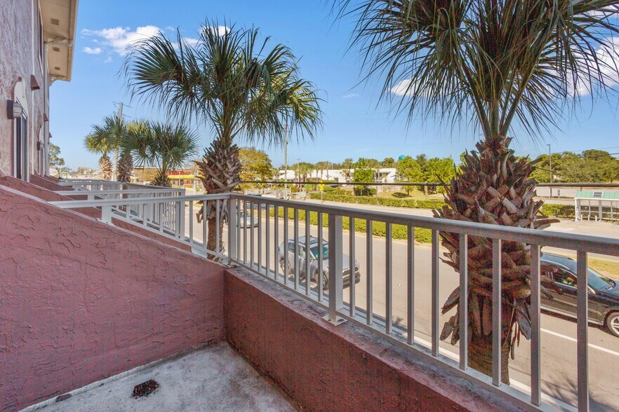 More Photos Of 220-236 Harbor Blvd, Destin Storefront Retail Residential For Sale