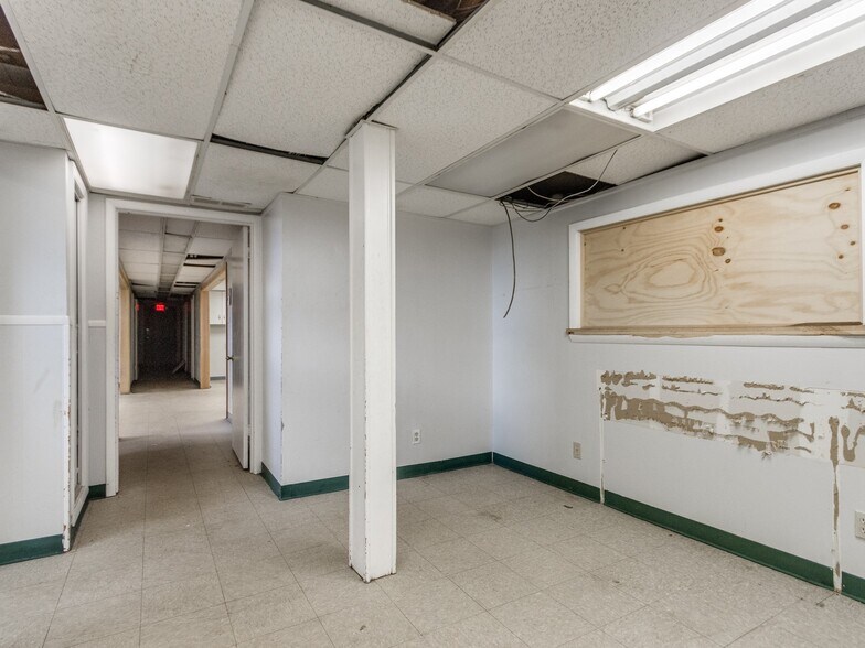 More Photos Of 5835 S Pennsylvania Ave, Oklahoma City Medical For Sale