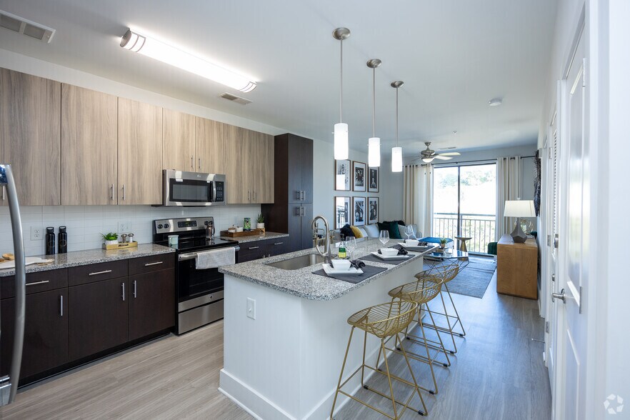 More Photos Of 6050 Roswell Rd NE, Sandy Springs Apartments For Lease