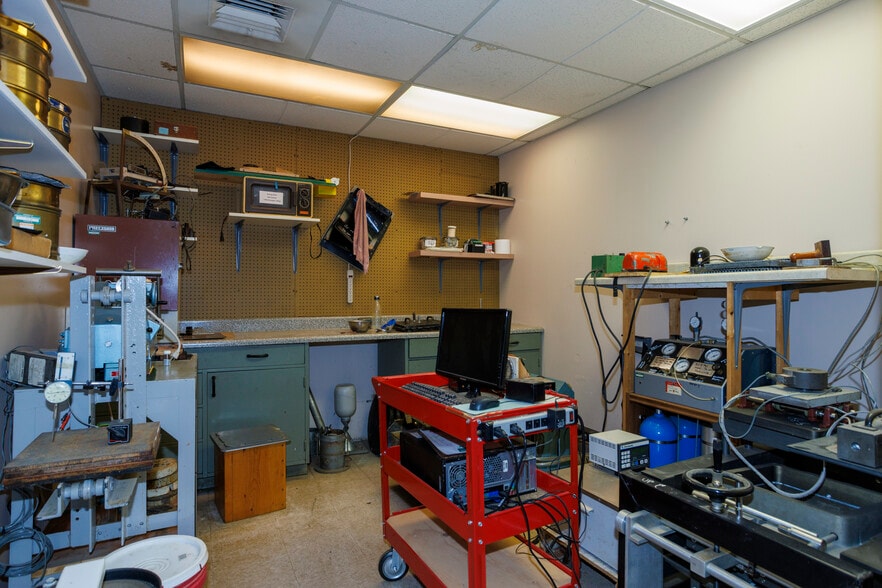 More Photos Of 475 Kedron Ave, Folsom Office For Sale