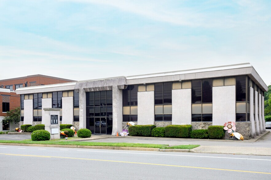 Primary Photo Of 3833 Cleghorn Ave, Nashville Office For Sale