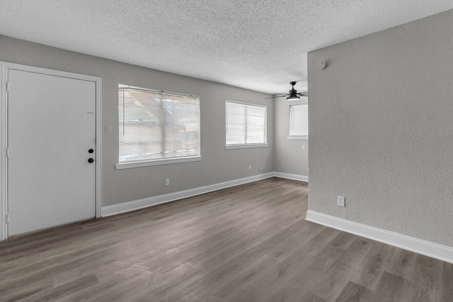 More Photos Of 3613 Crane St, Houston Apartments For Sale
