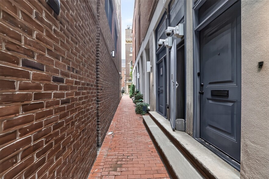 More Photos Of 219-221 Market St, Philadelphia Storefront Retail Residential For Sale