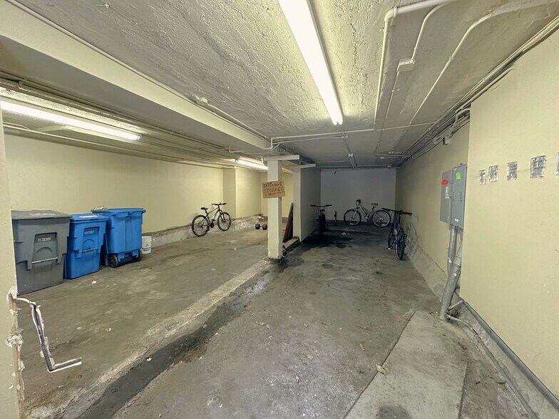 More Photos Of 1821-1823 Oak St, San Francisco Apartments For Sale