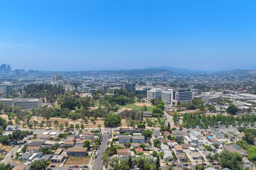 More Photos Of 2435 Lancaster Ave, Los Angeles Apartments For Sale