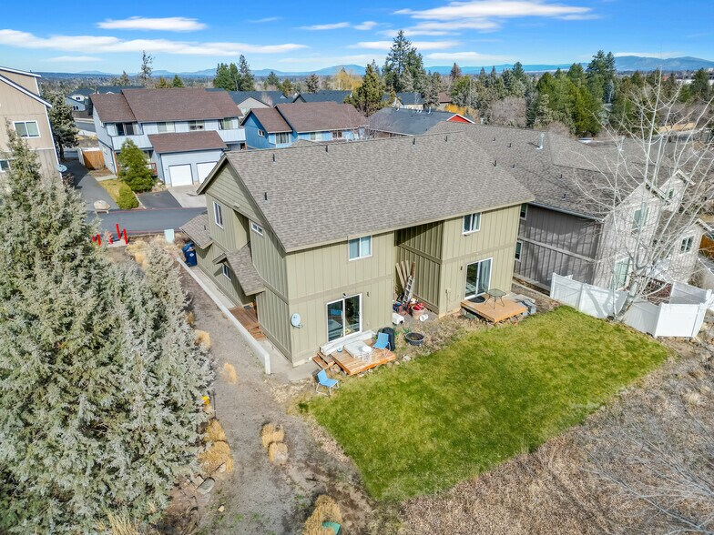 More Photos Of 1696 NE Lotus Dr, Bend Multifamily For Sale