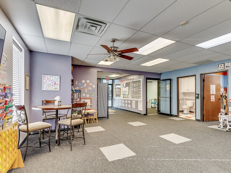 More Photos Of 17311 NE 23rd St, Choctaw Office For Sale